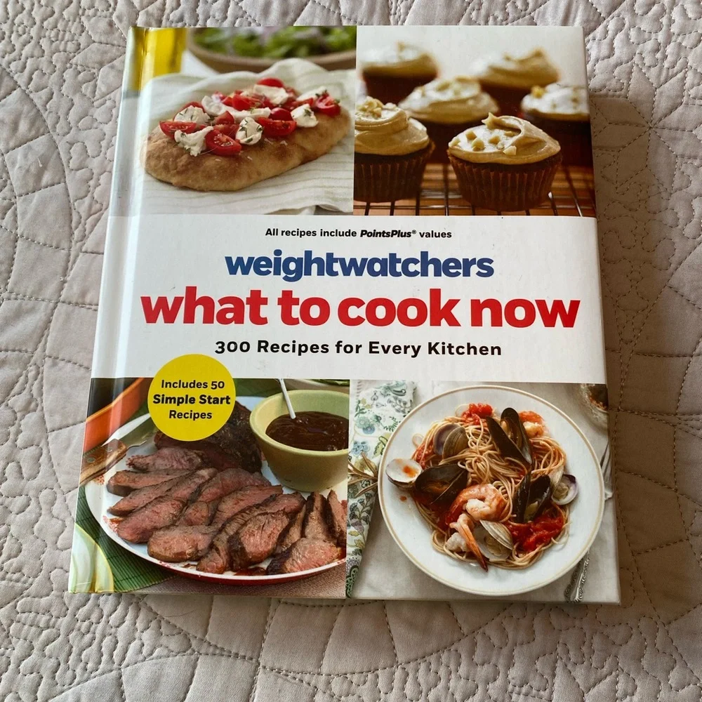 Weight Watchers What to Cook Now Cookbook - Over 300 great recipes ๐ฉโ๐ณ - Picture 1 of 16